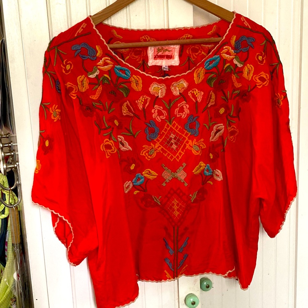 Johnny Was Embroidered XS Sunset Blouse.  Easy care, Hand Wash, Air Dry.